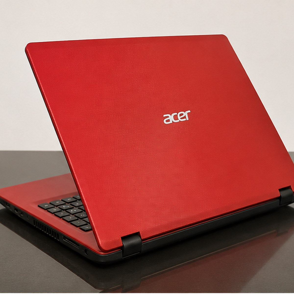 Acer Aspire E5 SSD 500 GB RAM 8 GB Gráfica NVIDIA 2 GB